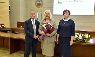 Генеральный директор Барнаульского молочного комбината занесена на городскую Доску Почёта